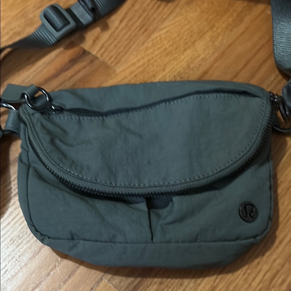 Lululemon purse